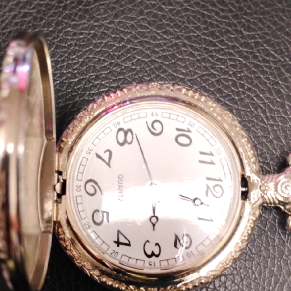QUARTZ TRAIN POCKET WATCH NRMINT CONDITION